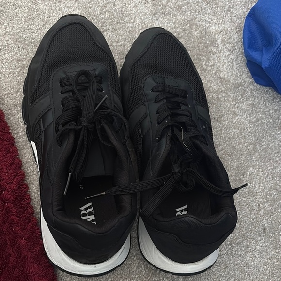 Zara Black Sneakers with Suede Finish and White Sole - Picture 4 of 12